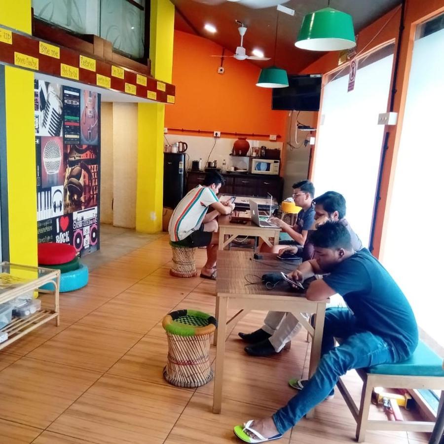 Backpack Stay Mumbai Bagian luar foto